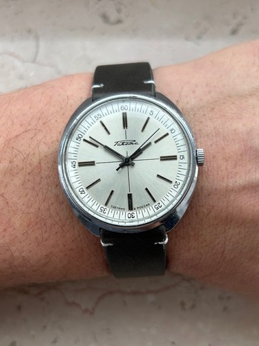 Eine raketa uhr - raketa,
