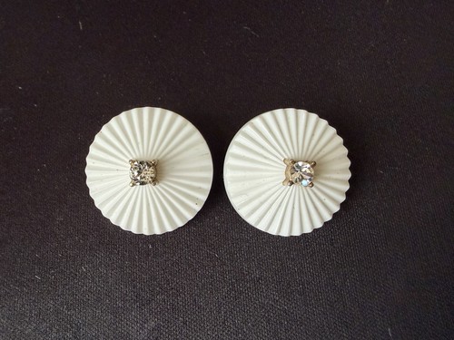 Vintage crown trifari - vintage,