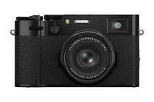 FUJIFILM X100VI IN SCHWARZ VOM
