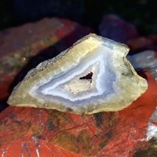 Anschliff blauer Chalcedon