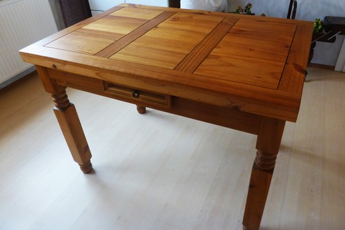 Holztisch massiv