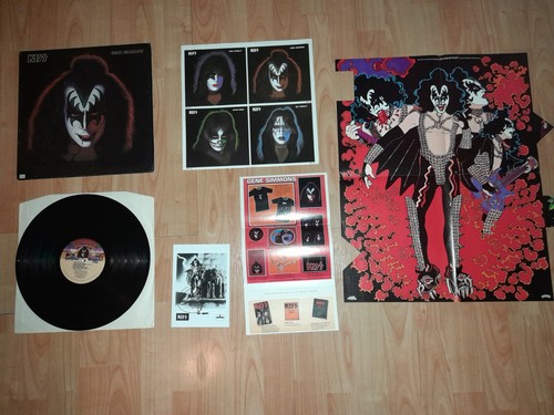 Kiss gene simmons 1978 - gene, us