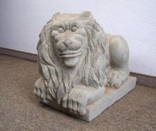 LÖWENFIGUR AUS NATURSTEIN STEINLÖWE GARTENSKULPTUR DEKOFIGUR