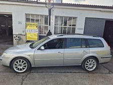 Schlachtfest Ford Mondeo 3 III 2,0 TDCi Bj.'02 Ausschnitt vom Einstieg Nr.215/24