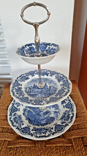 3 stöckige Etagere weiß/blau, Royal Britain Wedgewood, 34 cm hoch, top