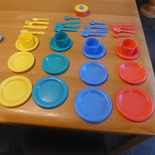 Geschier für Kinderspielküche