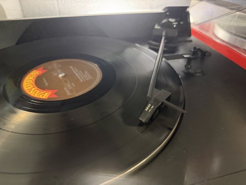 Akai 1 turntable - ap, x