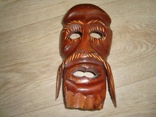 Skulptur aus Tropenholz