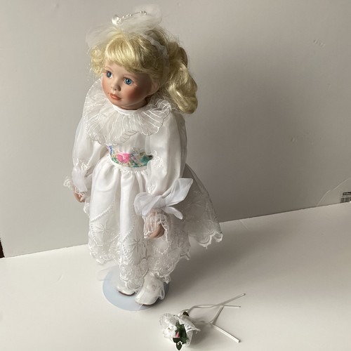 Porzellanpuppe april aus der - aus,