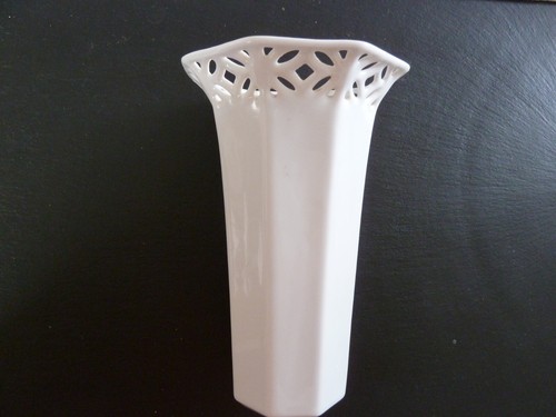 Kleine weiße vase alt - kleine,