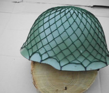 sehr alter  Stahlhelm  mit  Tarnnetz WW 2 ?. änh NVA Helm  aber kleiner Steiler
