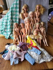 Mattel Barbie/Simba/Clone Bastelkonvolut ,Puppen und Kleidung mit Mängeln