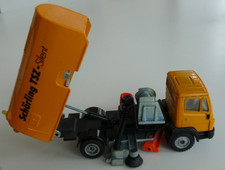 Siku 1336 Straßenkehrmaschine (Mercedes Benz LN2) 1:55 - gebraucht