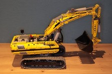 LEGO TECHNIC Motorized Crawler