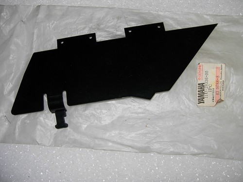 Yamaha xz550r side panel - side,