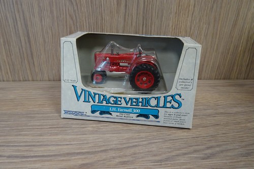 Ertl farmall 300 - i.h,