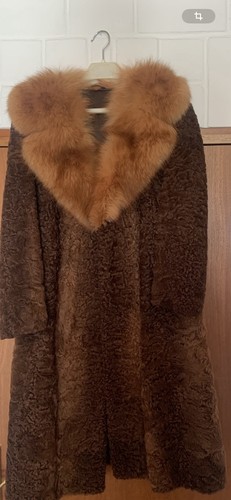 Brauner persianermantel mit - brauner,