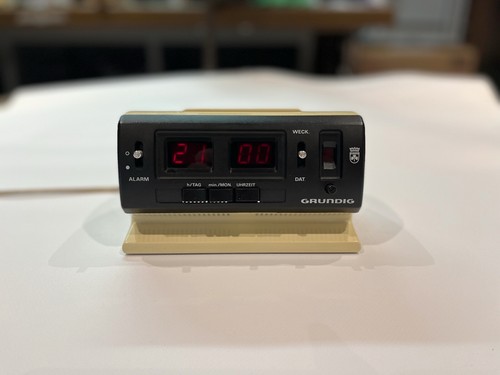 Grundig electronic clock 10 - ec,