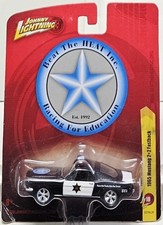 Johnny Lightning 2011 - '65 Ford Mustang 2+2 Fastback /K21