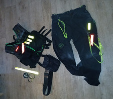 Cyberpunk Cosplay Egderunner Set Weste + Hose + Zubehör Gr. M/L