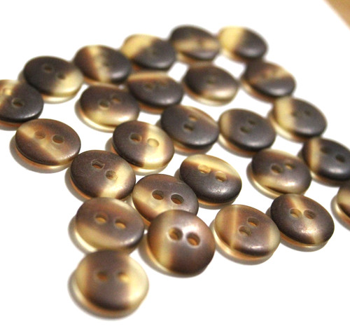Hornfarbene matte knöpfe - hornfarbene,,