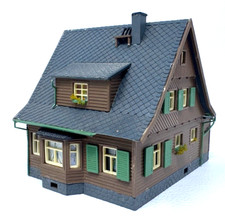 Vero H0 Mamos Haus "Erika" Holzhaus - ca. 9,7 x 9,3 x 8,8 - H0 HO 1:87