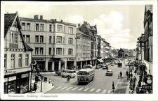 Ak Neumünster in Holstein, Kuhberg Europastraße, Omnibus, Autos,... - 3241465
