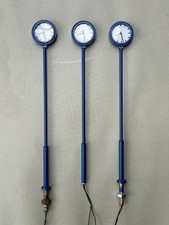 Spur 1: Drei BW/Bahnhofsuhren