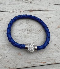 Armband Kunstleder geflochten Shamballa Magnetverschluss Strasskugel blau NEU