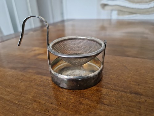 Altes teesieb mit tropfschale - altes,