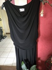 Schwarzes Aufwendiges Kleid