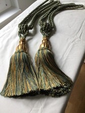 Raffhalter für Vorhang. Ital. Design. Hochwertige Ausführung. Ornamente aus Holz