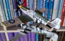 GEMINI ACES GAUSA2001 NorthAmerican P 51 B-15-NA Mustang  Metallmodell in 1:72