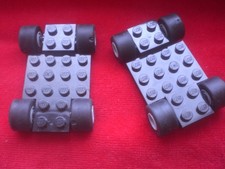 2x LEGO® Fahrgestell Chassis + 8x Reifen 4x7x0,66 City (2441, 74967c01)