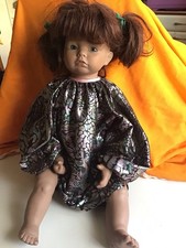 Hochwertige Porzellanpuppe 