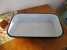 Auflaufform und Bräter emaille älter aber top Zustand
