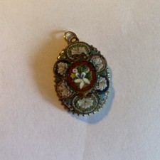 antiker anhänger stein