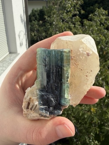 Turmalin indigloith quarz - turmalin,