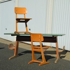 Schultisch/Schulbank alt mit zwei passenden Stühlen Kindertisch Holz Vintage 