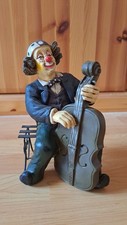 Clown mit Chello / Kontrabass