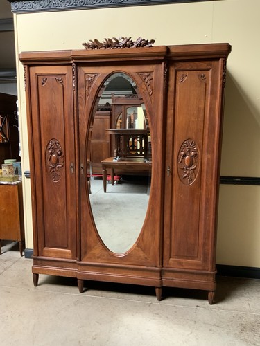 Antik kleiderschrank mit - -,