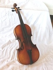 Alte Geige mit Kasten
