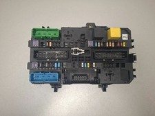 Sicherungskasten Opel Zafira B Steuergerät GM 13220831