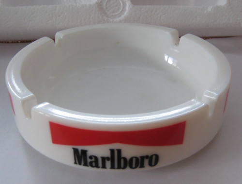 Werbe aschenbecher malboro - aschenbecher,