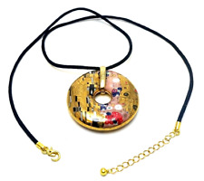 runder GOEBEL Keramik Anhänger mit Stoffband / Kette Gustav Klimt  " Der Kuss "