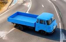 LO Robur LKW Pritsche blau