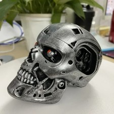 Terminator Schädel Statue