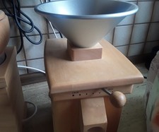 Schnitzer CLOU  Getreidemühle