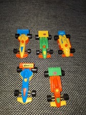 5 alte kleine Plastikautos von