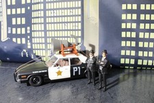 „Blues Brothers“ Dodge Monaco Bluesmobile 1974 with Loudspeaker + Figuren 